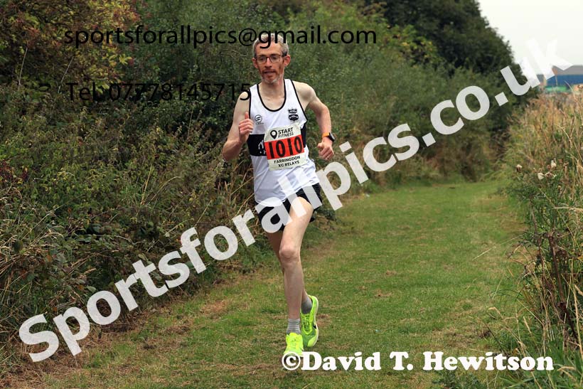 Senior Men and Veterans Relay, 2024 Sunderland XC Relays.  Photo: David T. Hewitson/Sports for All Pics
